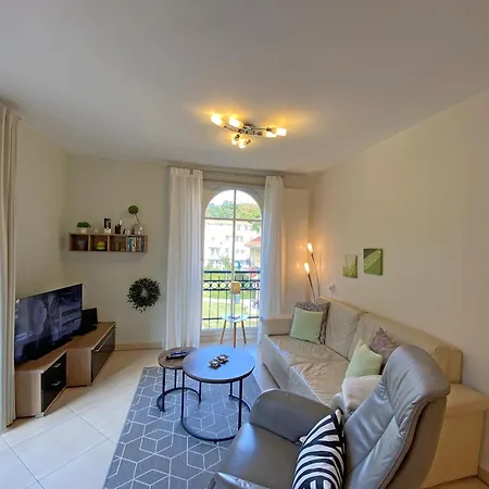 Gruene Duene Whg 18 Mit Balkon *